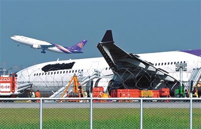 泰国航班曼谷滑出跑道 9中国乘客受伤1人骨折