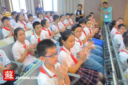 南京长江路小学开学第一课:分享暑期社会实践
