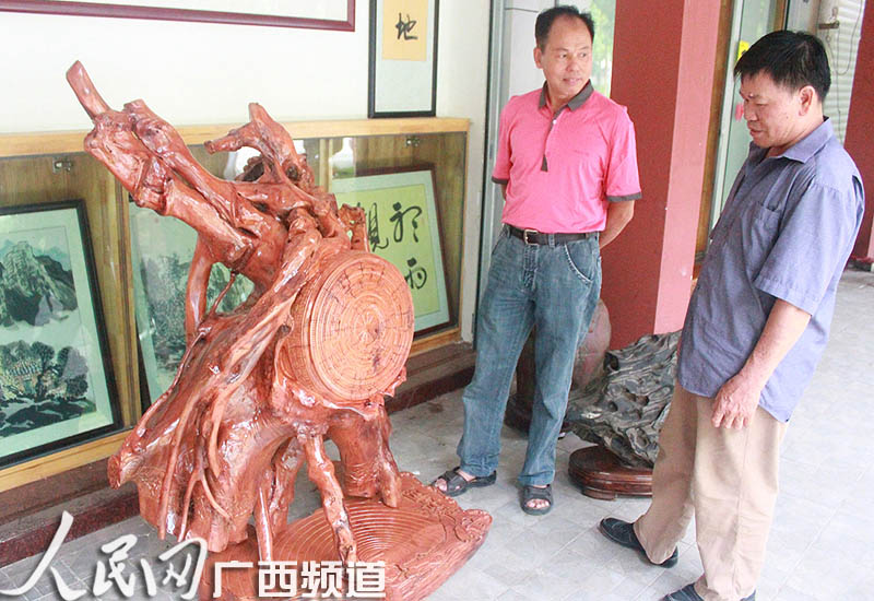 南宁草根艺人献礼中国 东盟博览会 废弃树根雕