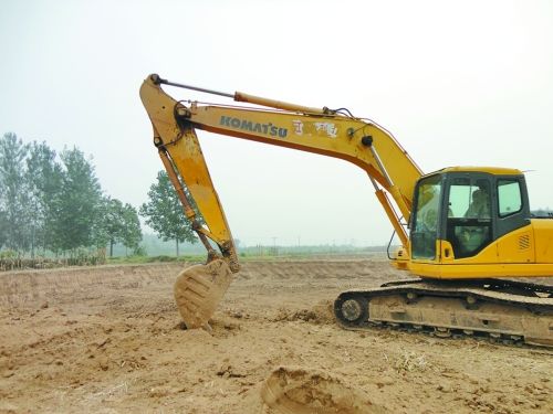 河南周口:土贩子挖良田卖土方 百余亩地被毁