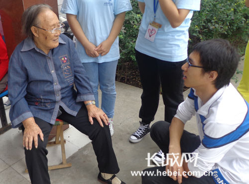 石家庄理工职业学院中秋节积极开展助老活动