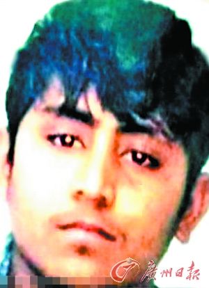 印度黑公交轮奸案 4名成年犯初判死刑