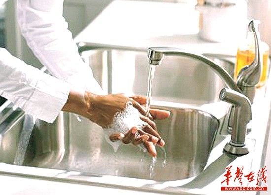 长沙饭店多用兑水洗手液 手有伤口可致败血症