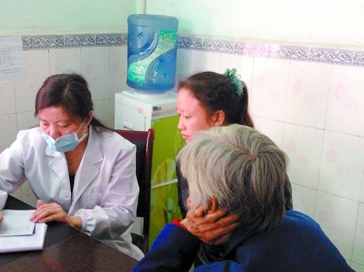 村民叫院长杨二姐<em>杨二妹</em>_资讯频道_凤凰网