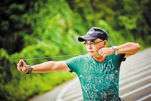 “老虎”打弹弓 百步能穿杨_资讯频道_凤凰网