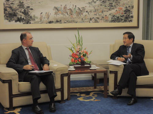 外交部气候变化谈判特别代表高风会见法国驻华