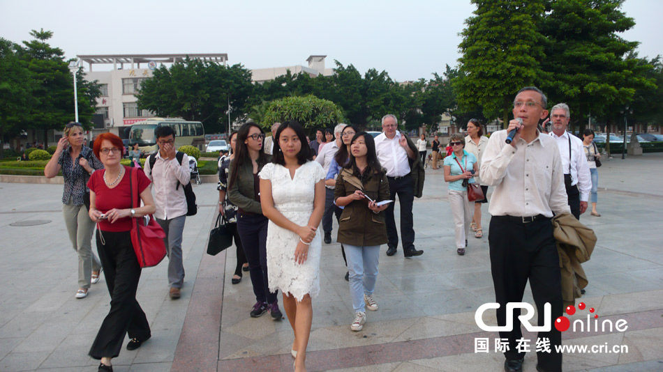 奥地利主流媒体记者:发展中的广东生机勃勃(高