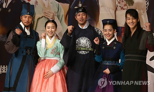  文根英金范 恋情曝光 两人已交往一个月_资讯频