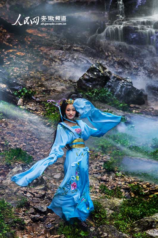 高清:<em>2013</em>燕子河大峡谷<em>寻找</em>最美<em>七仙女</em>模特