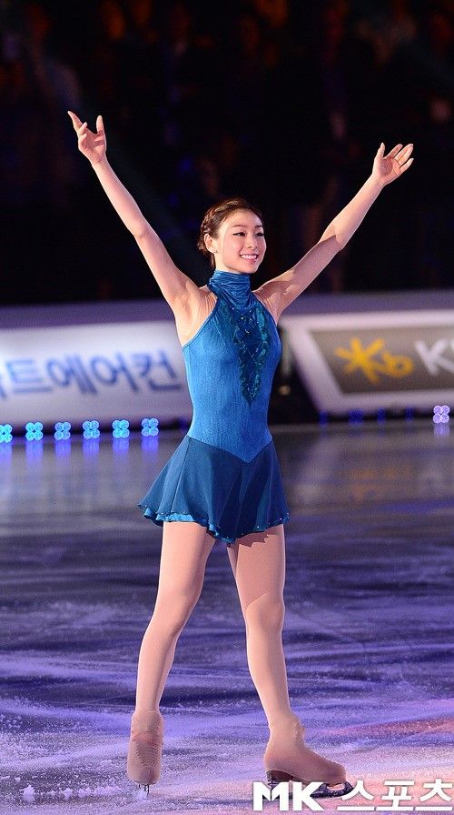 韩花滑女王金妍儿参加冬奥会热身赛轻松夺金牌|金妍儿|热身_凤凰资讯