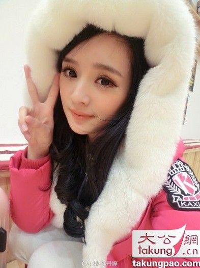 酷似杨幂90后嫩模最新照曝光 回应:从未整过容