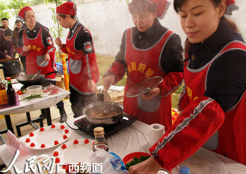 三八妇女节来临 机场美女地勤比拼才艺|南宁