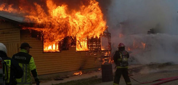 智利一傢養老院的火災現場（網頁截圖）