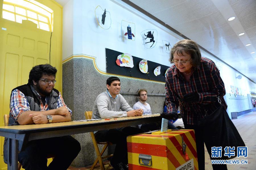 瑞士全民公决否决购买瑞典鹰狮战斗机计划(