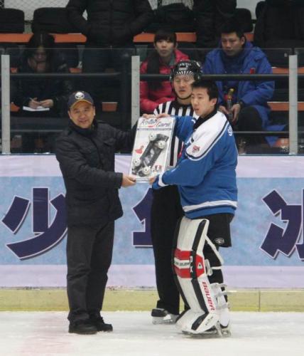 北京少年冰球队夺银改变格局 冰球国少队呼之