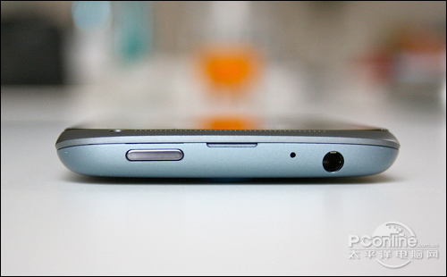 HTC One S玩转纤薄 7.8mm告别臃肿!