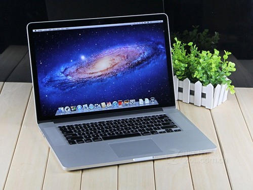苹果retina macbook pro水货报18599元