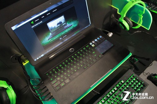 雷蛇游戏本razer+blade亮相ces