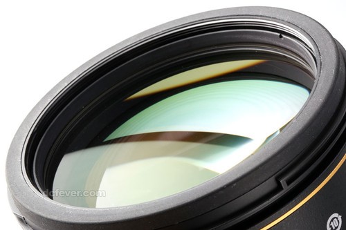 采用全新的12组20片设计，除了有4片ED及1片Super ED低色散镜片，