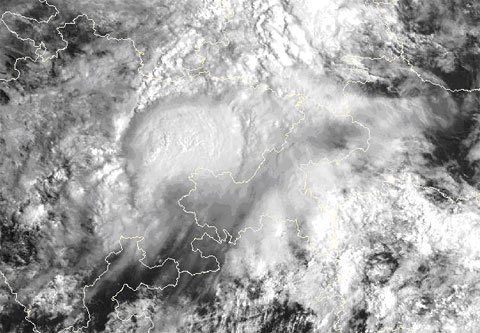 西南地区东部有强对流云团发展