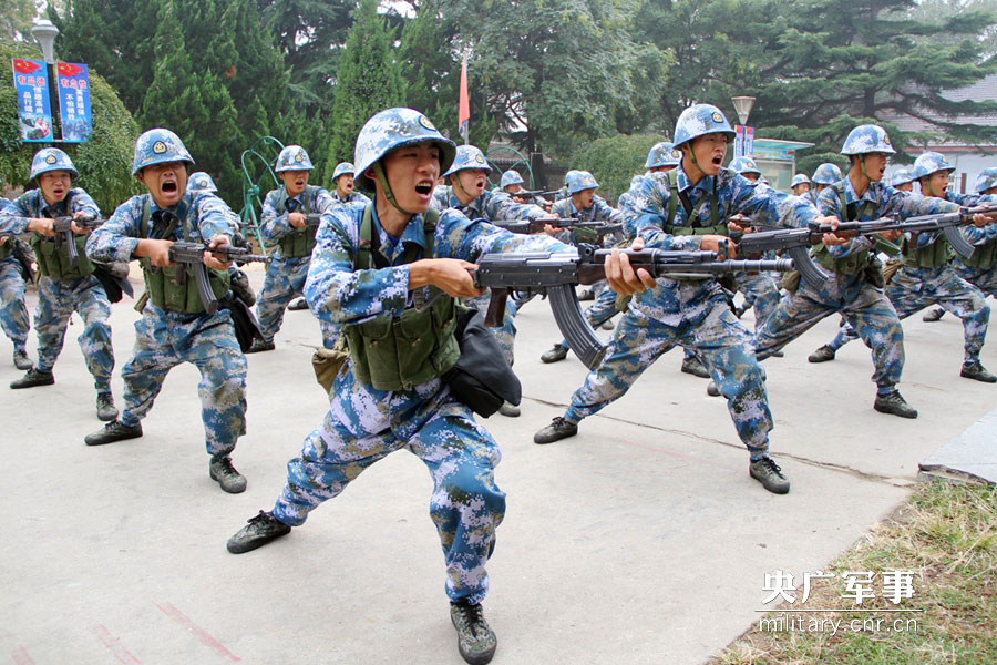 刺杀操训练。米晋国摄