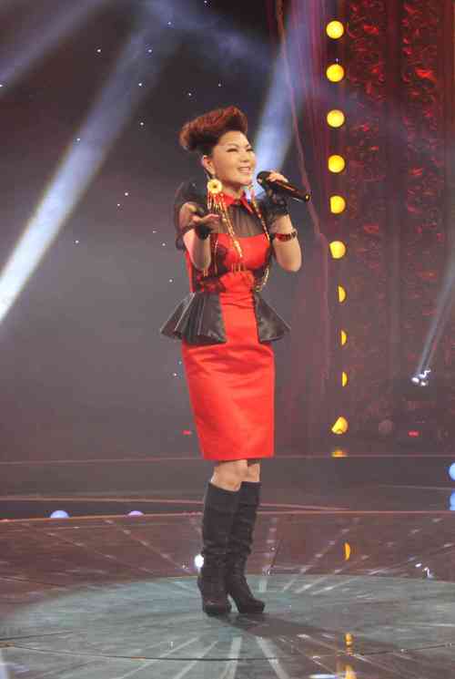 乌兰图雅献唱中华情 演西部歌王王洛宾作品