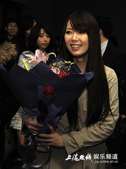 “日版林志玲”波多野结衣 抵沪_音乐频道_凤凰网