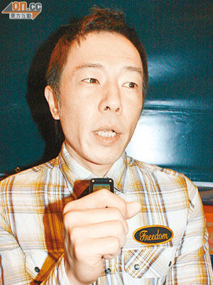 黄贯中 据香港媒体报道歌手黄贯中在微博透露逐渐失去听...