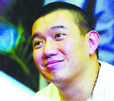 杜汶泽患怪病四肢麻痹眼睛重影 医生:严重致死