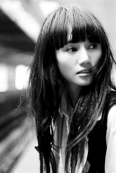 女星年龄：35岁