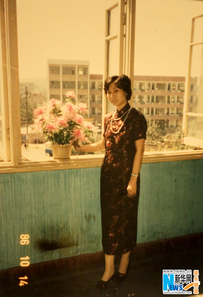 柳岩妈妈旗袍装
