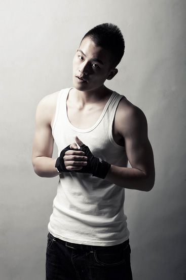 热血男儿<em>欧豪</em>《假动作》唱出刚韧深情(图)