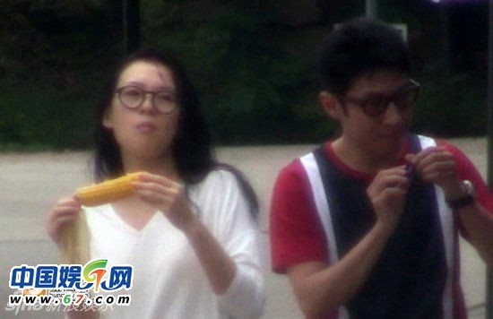 　　章子怡撒贝宁