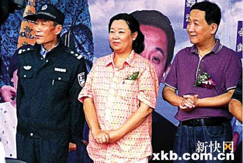 轻喜剧《平安是福》开机