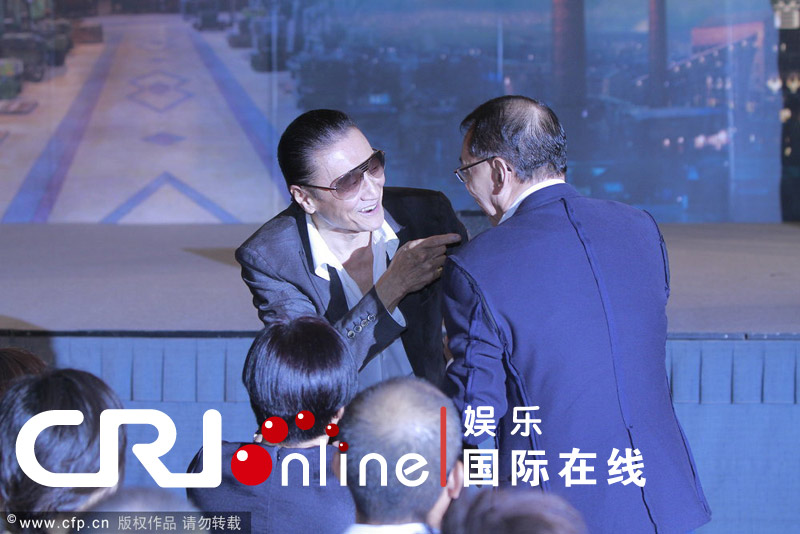 谢霆锋自曝未收到张柏芝礼物 狄波拉带老公捧场与谢贤同场