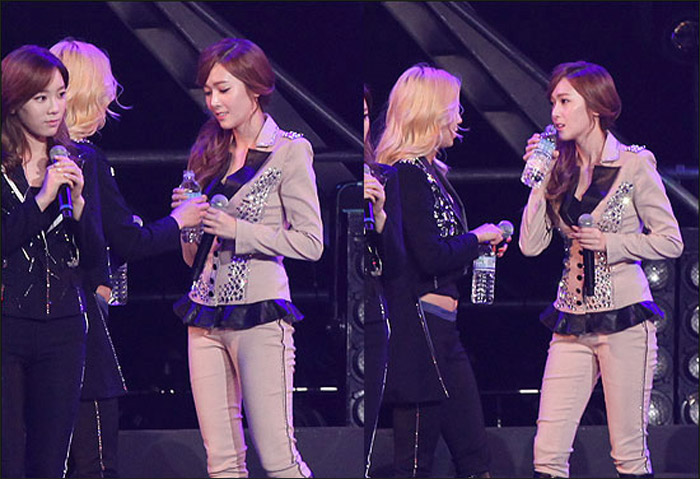 少女时代穿<em>马裤</em>登台性感抖胯 美腿抢镜(高清组