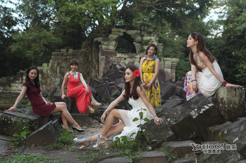 青春<em>美少女</em>组合拍MV遇大雨 因中日韩歌会受瞩