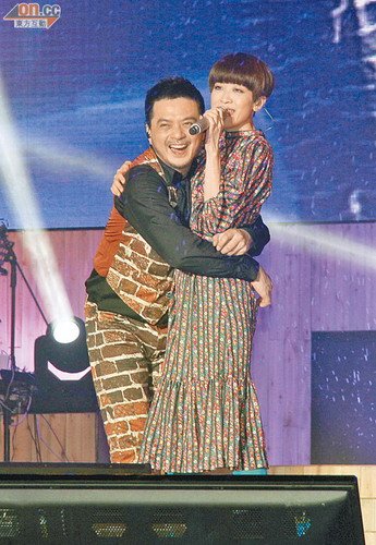 黄耀明户外彩排遭投诉 盼港人接纳户外演出(图)