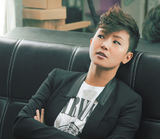 何韵诗接受<em>女同性恋</em>杂志专访:出柜后多了使命