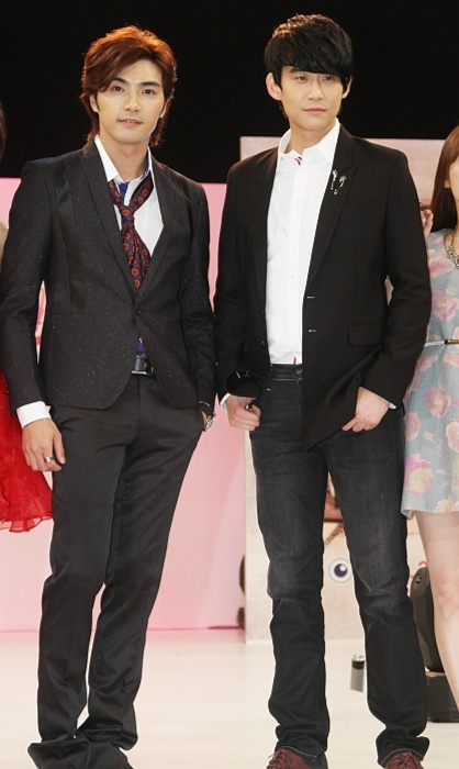 陈乃荣为新戏献声 首演反派PK贺军翔