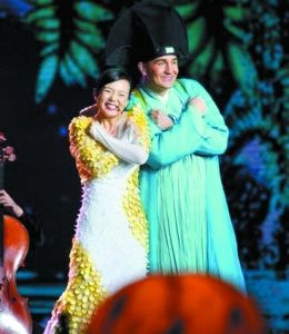 龚琳娜演唱会《法海，你不懂爱》。