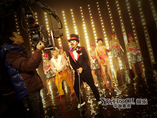 《居家男人》MV将发 面具歌者回音哥荧屏首秀