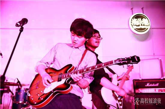 青年音乐领袖坡上村乐队 重归校园引摇滚热潮