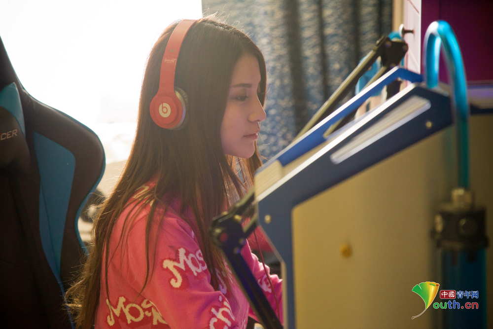 北漂网络女主播以游戏为生月入数万元