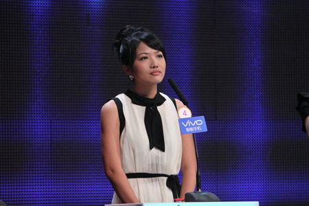 《非诚勿扰》"a货女"邂逅校园爱情 收第11次告白