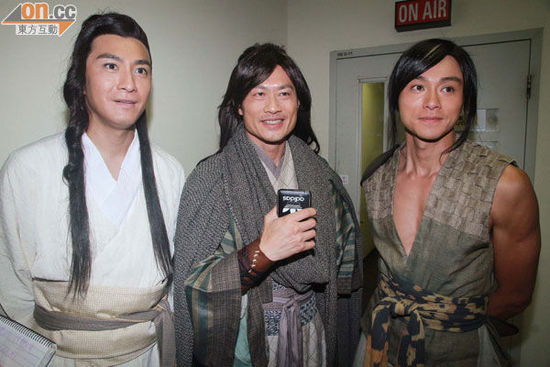 马国明(左起),黄德斌及黄浩然的古装扮相非常搞笑