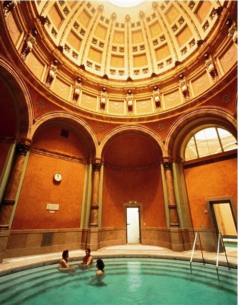 卡拉卡拉浴场欧洲最大最美浴场