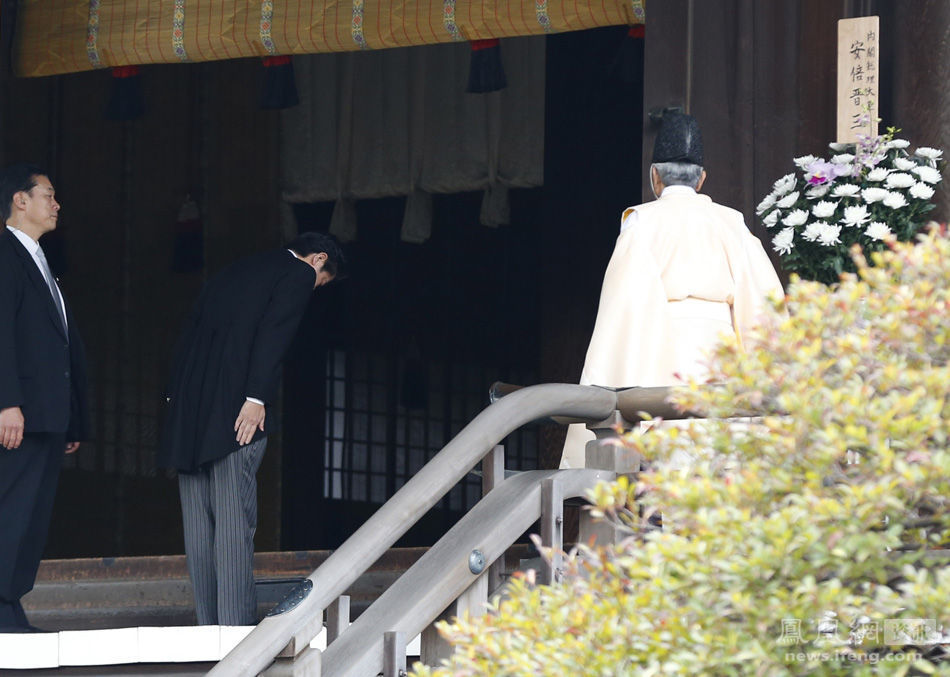 12月26日,日本首相安倍晋三参拜靖国神社.