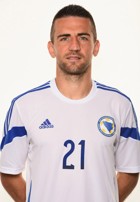 凤凰体育讯 阿根廷对阵波黑一战,伊比舍维奇创造波黑国家队历史性一刻