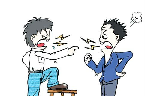 酒后如厕起冲突醉酒男持刀划伤劝架者左眼被刑拘